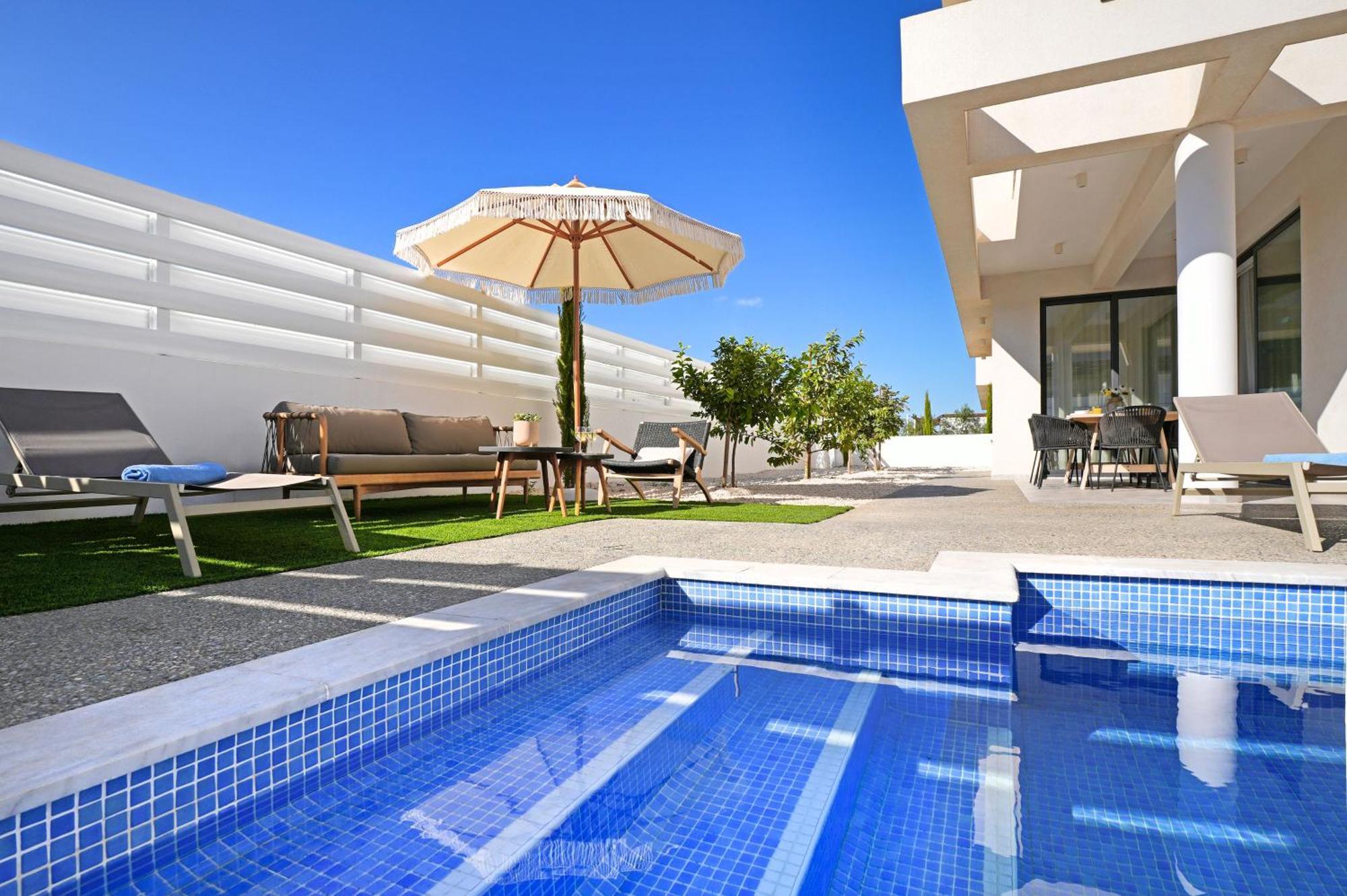 Villa Queen Valentina Protaras Luaran gambar