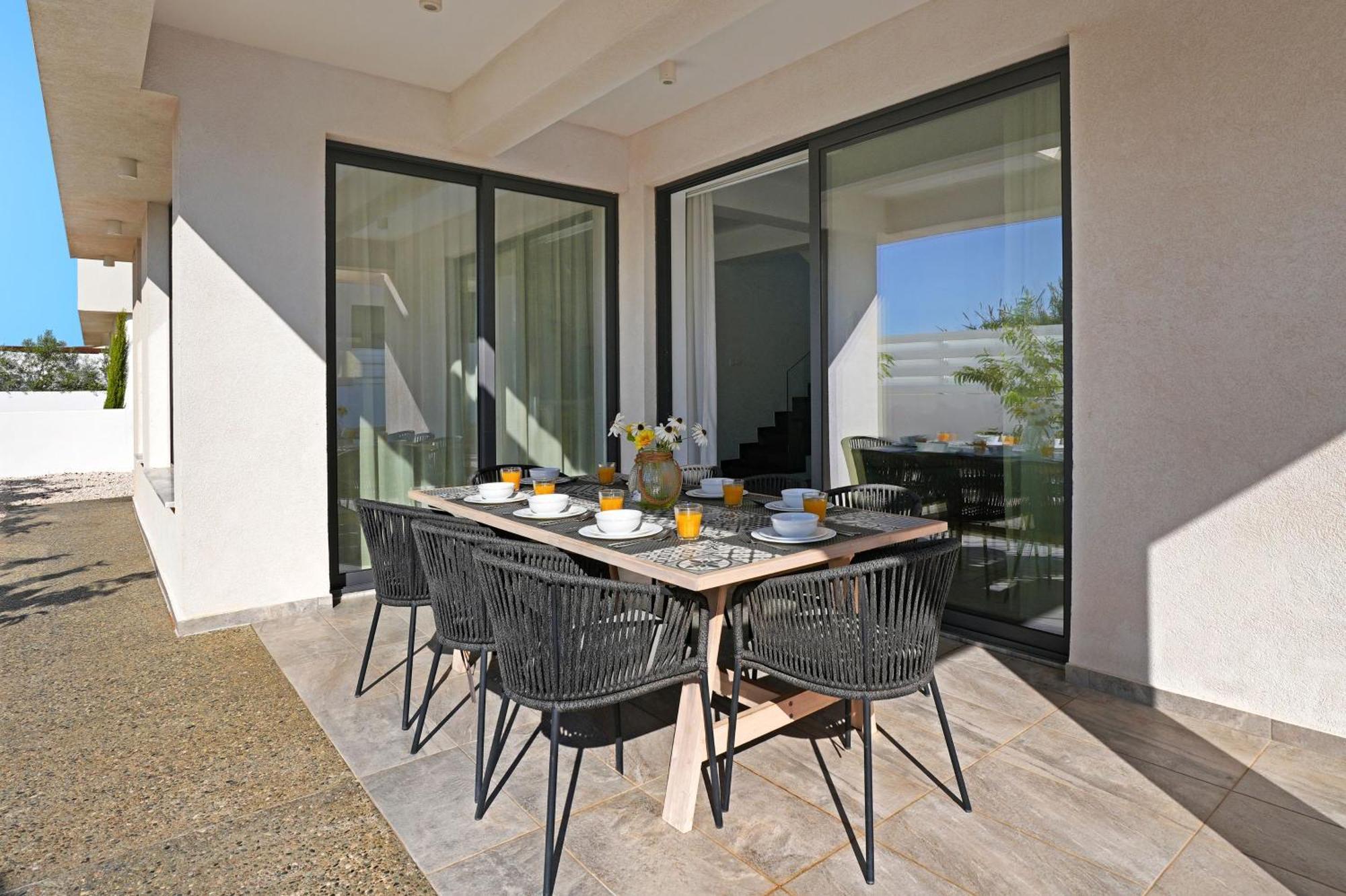 Villa Queen Valentina Protaras Luaran gambar