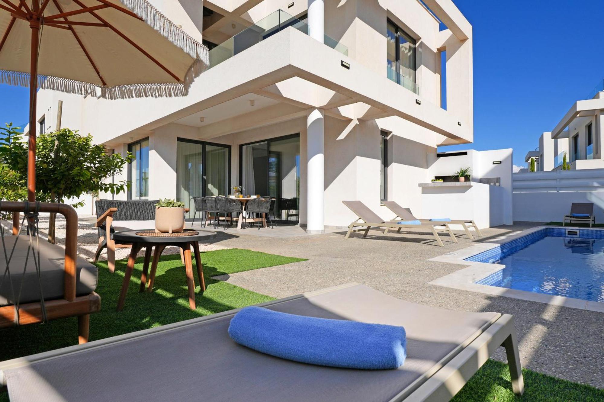Villa Queen Valentina Protaras Luaran gambar