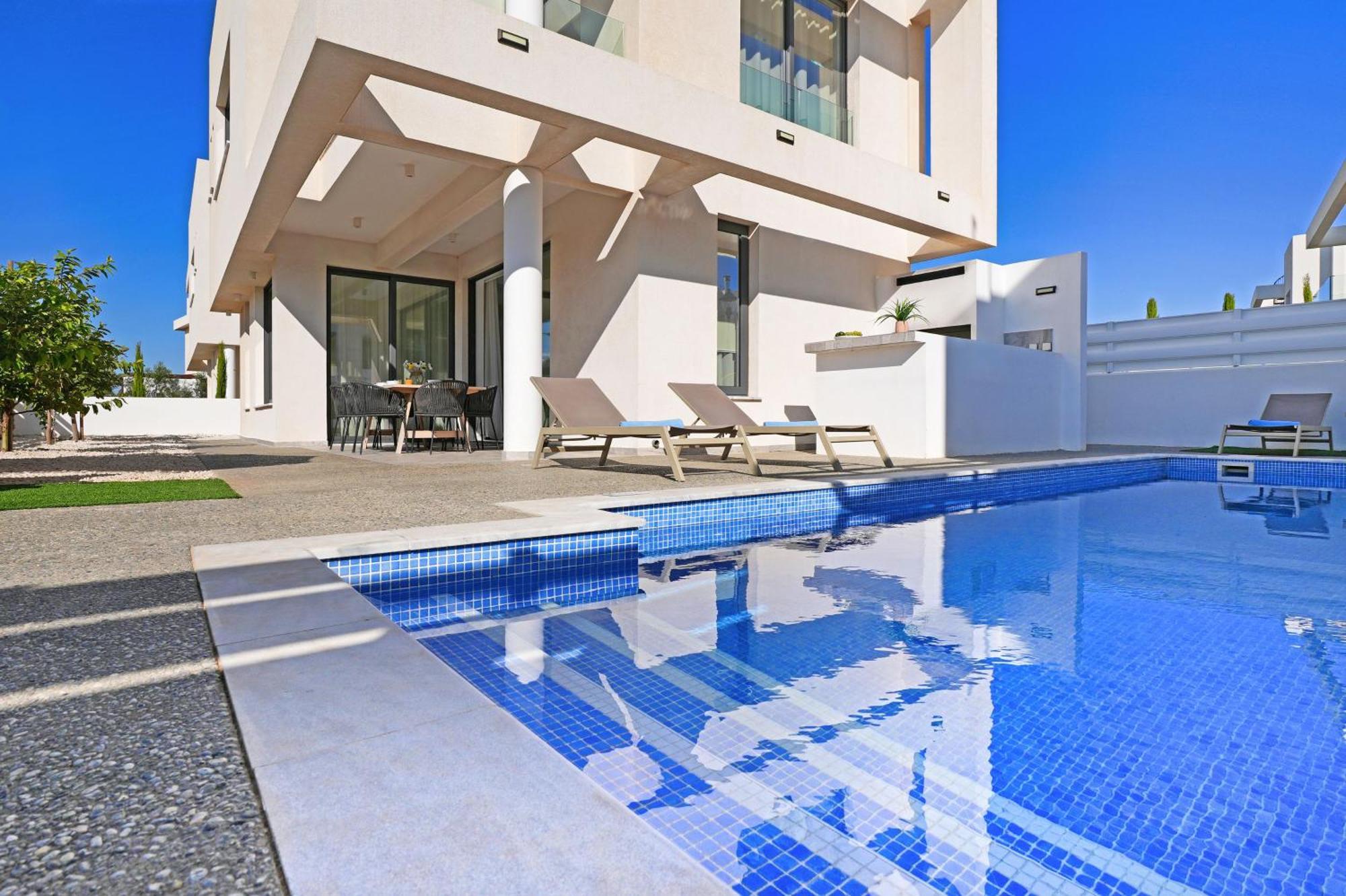 Villa Queen Valentina Protaras Luaran gambar